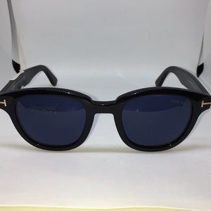 GARETT TOM FORD SHADES